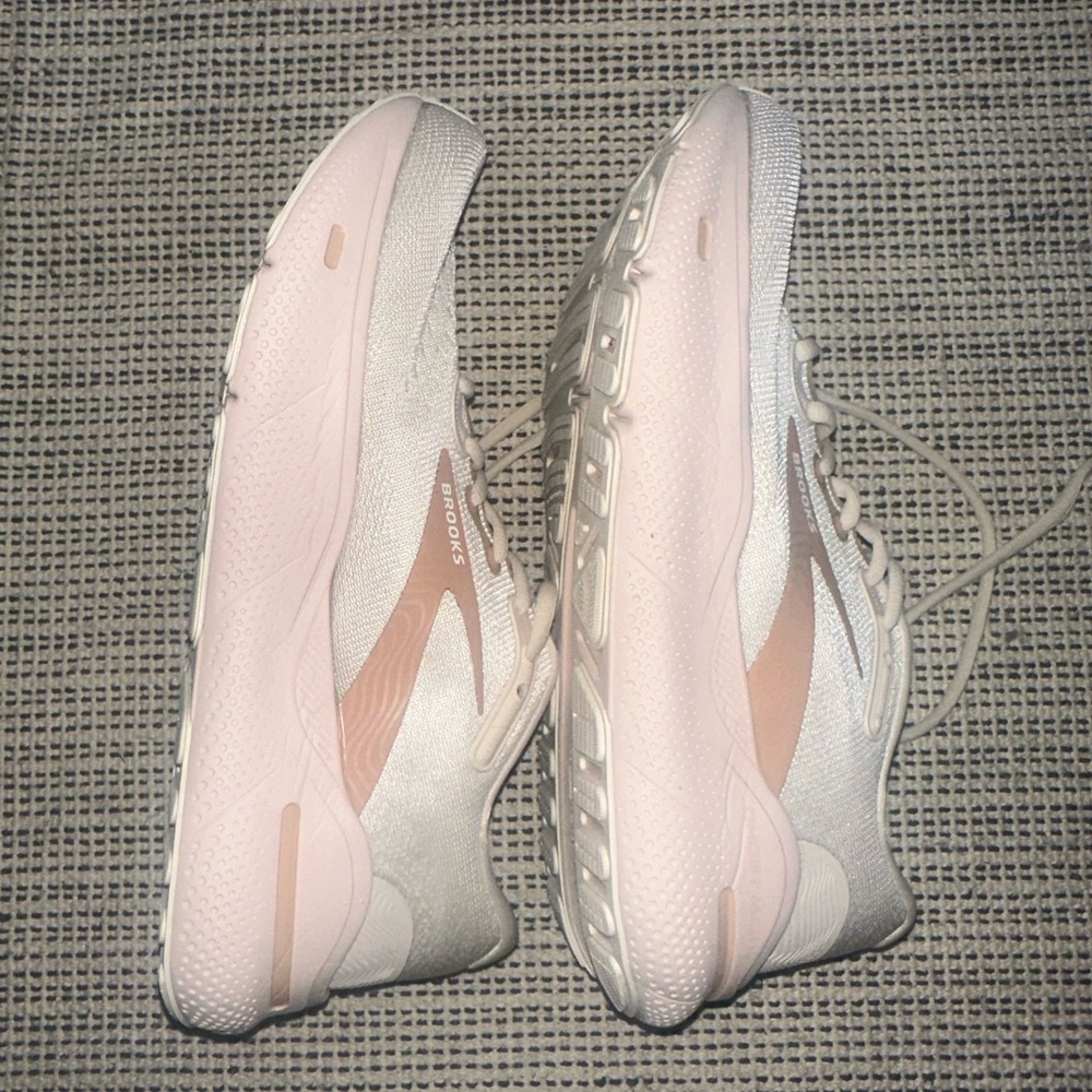 Brooks Ghost Max